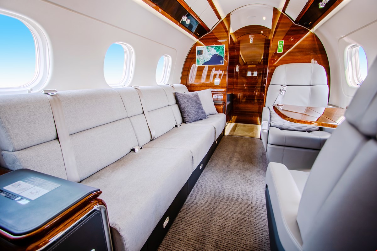 jet Embraer Legacy 500
